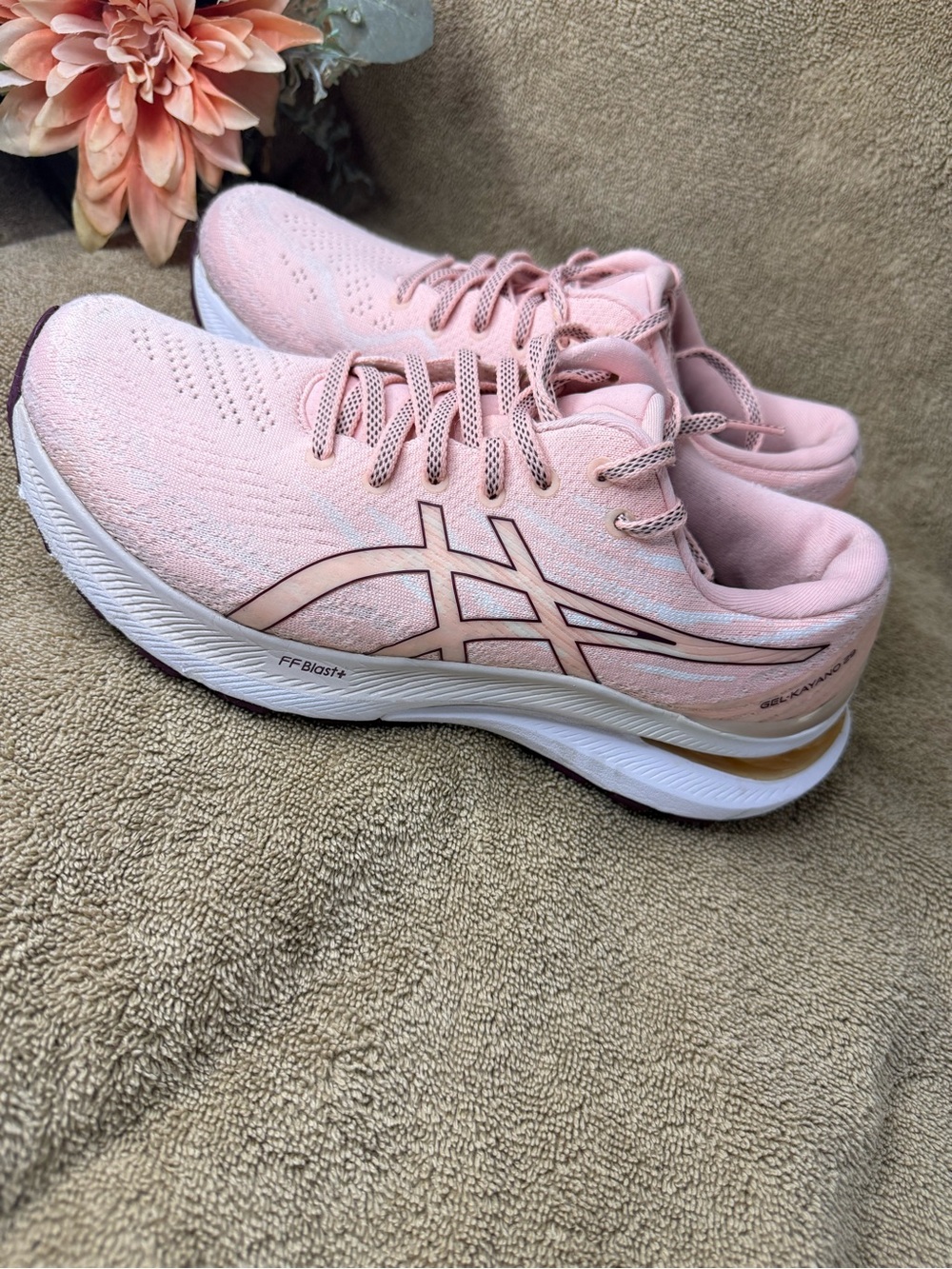 ASICS Gel Kayano 29 Frosted Rose women size 9
